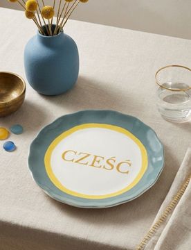 Piatto in ceramica con la scritta Cześć - multicolor
