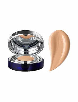 Skin Caviar Essence in Foundation SPF25 (68 Pêche) - La Prairie - FashionsVida