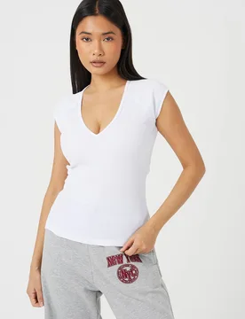 Women's Cap Sleeve V-Neck Fitted T-Shirt in White Size: XL - White - Size: XL - Brave soul - FashionsVida