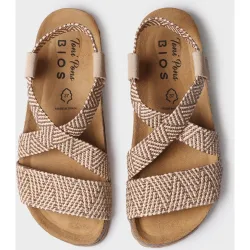 Sandalias planas de mujer con elásticos