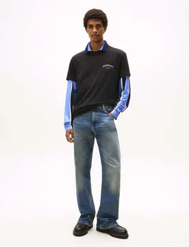 T-shirt girocollo nera in cotone con stampa logo e grafica multicolore - Tommy Jeans - FashionsVida