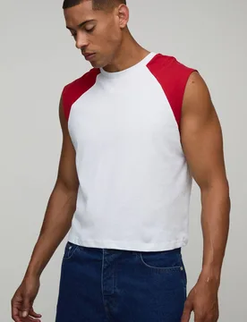 Herren Reguläres Verkürztes Raglan-Trägershirt Dusty Red Größe Medium - boohooMAN - FashionsVida