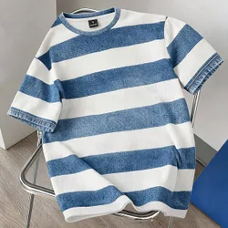 Camiseta de hombre con estampado de rayas de imitación de denim, de moda y versátil