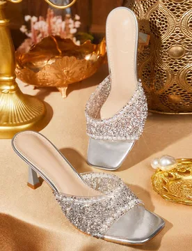 Sandalias de tacón alto con cierre tipo slingback, detalle de strass y punta cuadrada para mujer, color plata - Shein - FashionsVida