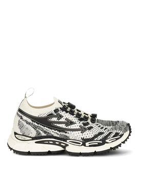 Sneakers con logo lavorato a maglia