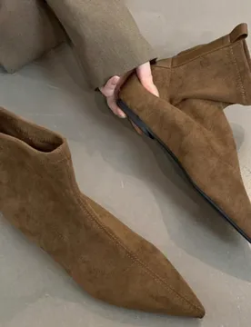 Botas de calcetín planas simples de estilo europeo y americano para otoño/invierno 2025, botas de tobillo puntiagudas de tacón plano delgado para m - Shein - FashionsVida