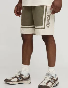 Herren Shorts mit Gummibund in entspannter Passform mit Colour-Block-Design aus Twill Khaki Größe Small - boohooMAN - FashionsVida