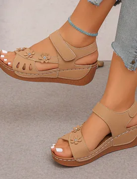 Sandalias de plataforma con estampado floral para adolescentes, sandalias casuales de moda de tacón grueso multicolor para uso en exteriores y playa - Shein - FashionsVida