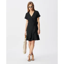 Vestido corto cruzado con volantes
