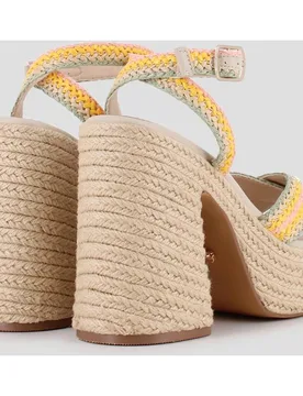 Sandalias de tacón de mujer forradas en esparto con tiras trenzadas - Blogger - FashionsVida
