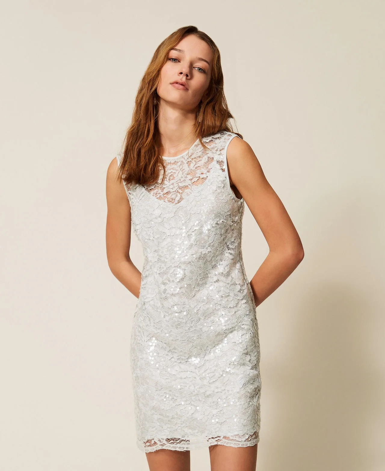 Robe courte en dentelle avec sequins - TWINSET - FashionsVida
