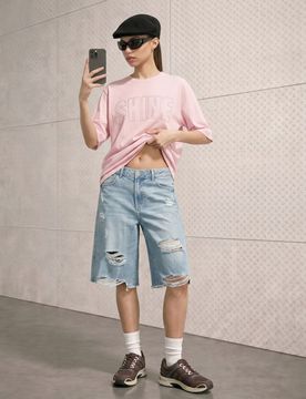 T-shirt in cotone con scritta in strass - rosa cipria