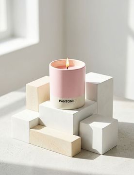 Candela in contenitore di ceramica Pantone - rosa pastello