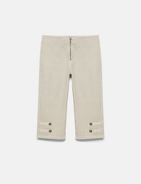 Pantaloni Capri Con Bottoni