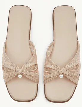 Sandalias planas de mujer con puntera cuadrada, decoración de perlas, lazo y malla con lunares, elegantes y románticas para el ocio, la playa y los - Shein - FashionsVida