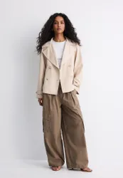 Kurzer fließender Trenchcoat mit Gürtel Steingrau XS