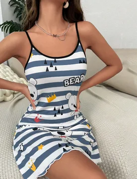 Camisón de pijama con estampado de rayas y gráficos de dibujos animados, con ribete de contraste, para la temporada de vacaciones - Shein - FashionsVida