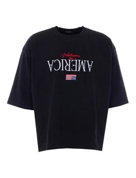 T-shirt nera di benvenuto in America