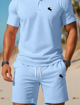 Conjunto de 2 piezas/Set para hombre con polo de manga corta casual holgado con logo de caballero y pantalones cortos con cordón, azul claro, adecuad - Shein - FashionsVida