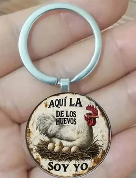 Retro Spanish style "I'm Here, That Man with Eggs" keychain - Aliexpress - FashionsVida