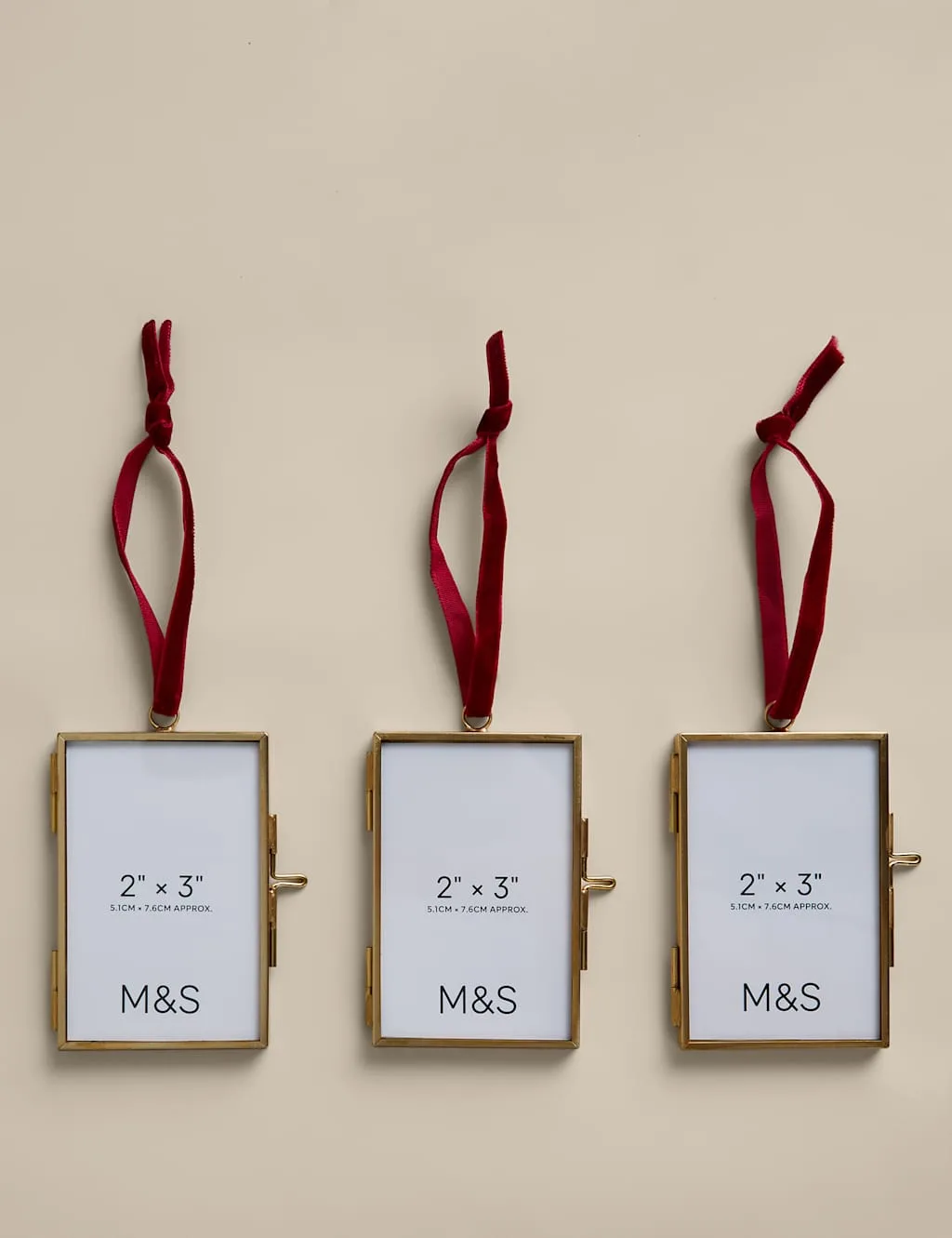 Pack Brass & Bow Photo Frame Decorations Antique Brass - M&S - FashionsVida