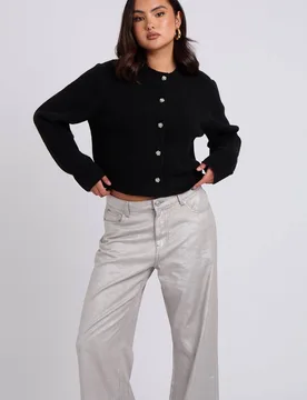 Women's Floral Cropped Cardigan Sweater in Black Size: Medium - Black - Size: M - Urban Bliss - FashionsVida