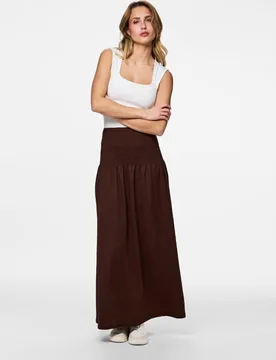 Falda de mujer larga con cintura elástica - Pieces - FashionsVida