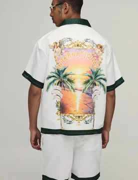 Men's Oversized Half Sleeve Location Print Satin Shirt & Short Set Green Size Small Green S - boohooMAN - FashionsVida