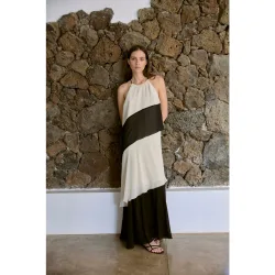 Vestido de mujer de corte recto y amplio
