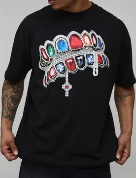 Herren Oversized T-Shirt mit Diamant-Print Black Größe 4XL - boohooMAN - FashionsVida