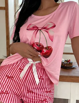 Conjunto de pijama para mujer con top de manga corta con estampado de lazo y cereza, y shorts a rayas - Shein - FashionsVida