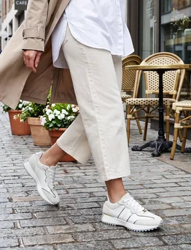 Women's Leather Chunky Sole Lace Up Trainers in Warm White Size: 8 - Warm White - Size: 8 - Elle Sport - FashionsVida