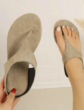 Sandalias tipo tanga para mujer de talla grande, chanclas planas casuales para playa y vacaciones, pantuflas para damas, zapatos de verano - Shein - FashionsVida