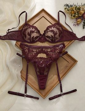 Conjunto de lencería con sostén de camisola con bordado floral, tanga y liguero, joyería corporal, sexy para uso diario