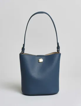 Borsa a secchiello Nikla Small in pelle martellata ottanio con manico e tracolla removibili - Coccinelle - FashionsVida