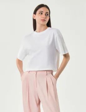 T-shirt cropped a mezze maniche bianca in puro cotone con bordo scollo a costine - Hlo! - FashionsVida