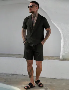 Conjunto de camisa y pantalones cortos de unicolor con cuello de solapa y botones delanteros para hombre, casual, verano, formal - Shein - FashionsVida