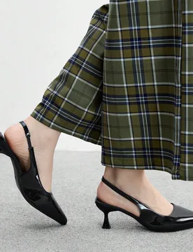 Tacones de salón de punta fina y tacón de aguja a juego con todo, de color negro, para mujer. Tacones de diario versátiles y elegantes para el tran - Shein - FashionsVida