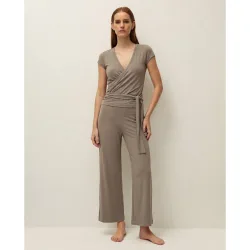 Camiseta tipo ballarina de mujer con escote pico
