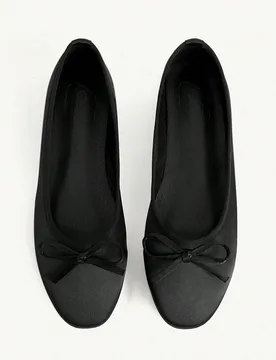 Zapatos de suela plana premium en negro, lazos de satén de verano, suelas suaves que no cansan para uso diario de mujer - Shein - FashionsVida