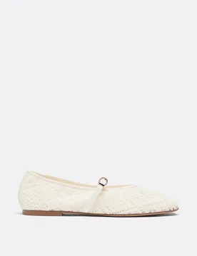 Gehäkelte Ballerinas mit Schnalle NATUR 35 - Stradivarius - FashionsVida