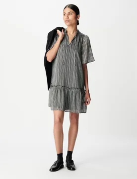 Vestido corto con estampado gráfico bicolor - IKKS - FashionsVida
