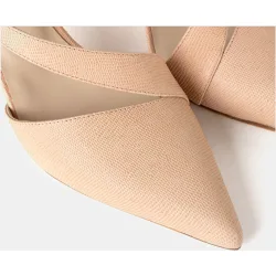 Zapatos de salón de mujer confeccionados en piel
