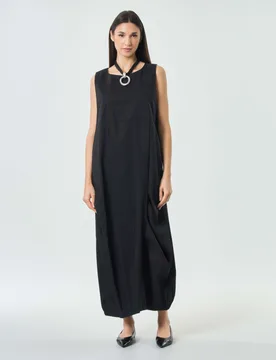 Abito lungo nero in popeline di cotone stretch manicato dal taglio a uovo - Jurerê - FashionsVida