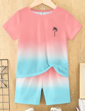 Set de 2 piezas de camiseta de manga corta y pantalones cortos con estampado degradado de árbol de coco para niños pequeños, uso diario cómodo par - Shein - FashionsVida