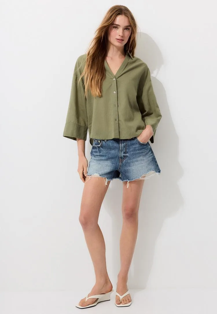 Kimonoärmel-Hemd im Leinenlook Khaki M - Stradivarius - FashionsVida