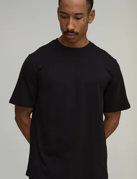 Herren Basic Regular Fit Rundhals T-Shirt Black Größe XS - boohooMAN - FashionsVida