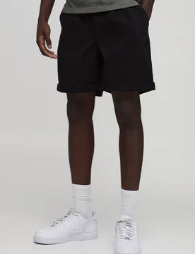 Herren Mittellange Shorts Mit Entspannter Passform Und Umschlagsaum Black Größe Small - boohooMAN - FashionsVida
