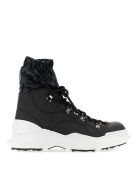 Stivaletto stringato