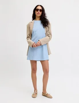 Jack & Jones - Vestido corto sin mangas con cuello redondo - jack & jones - FashionsVida